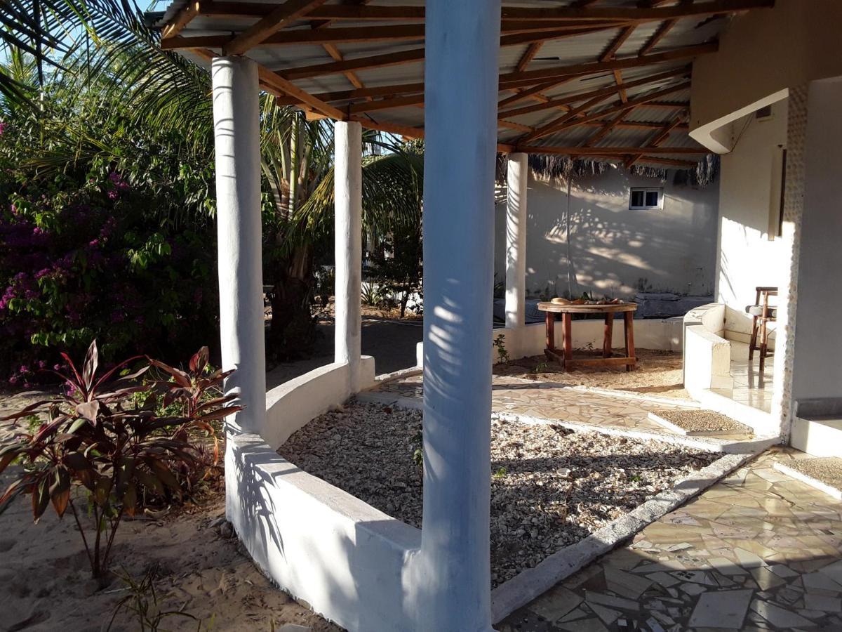 Kinkiliba Beach Lodge Sanyang Exterior photo